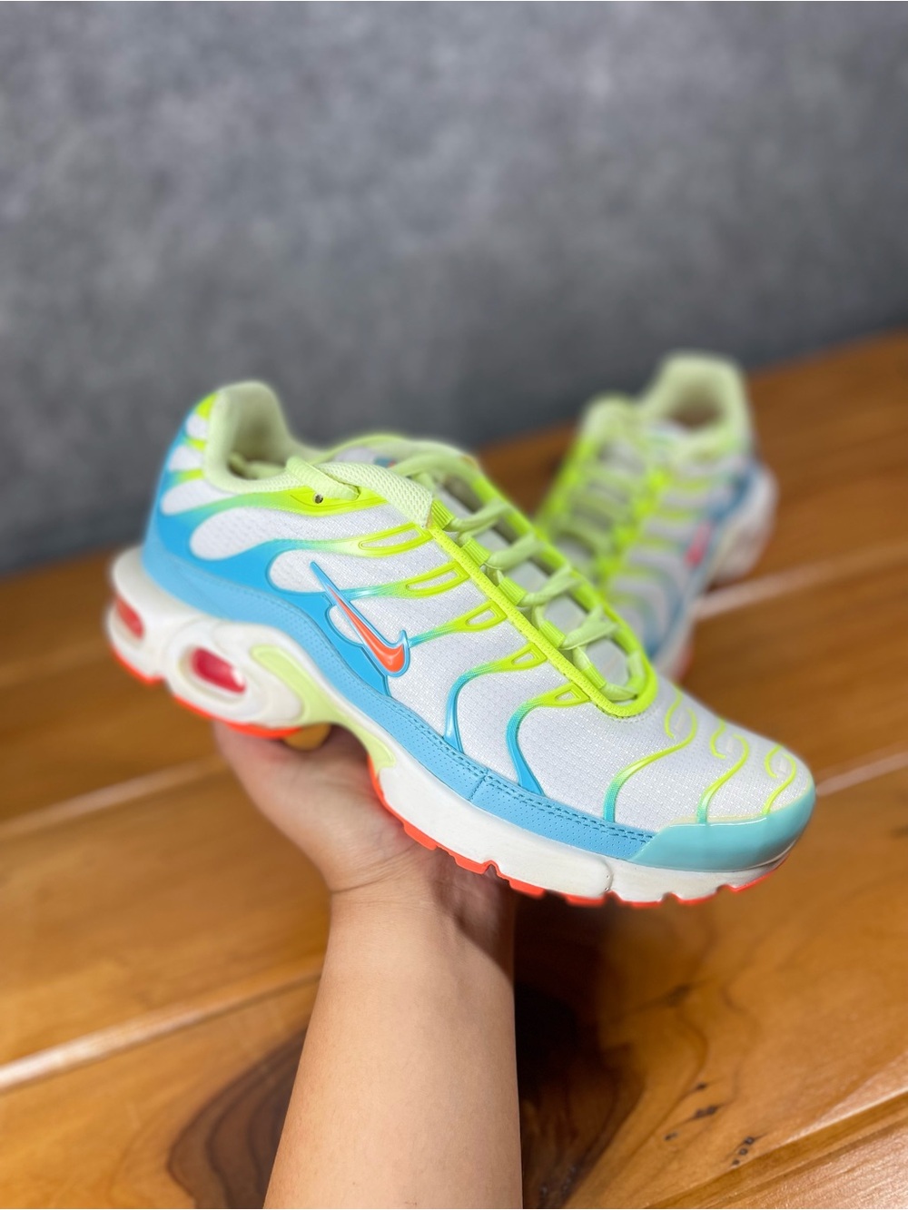 Nike Air Max Plus TN GS Size 6Y / Womens 7.5 White Blue Volt Orange CJ9930-400 - Picture 15 of 16